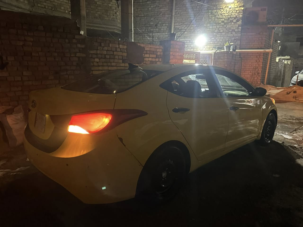 السلام عليكم سياره النتره وارد امريكي موديل 2013مواصفات نص فول محرك كير صدر تبريد تخم تاير مكفولة رقم بغداد تحويل مباشر سياره جاهزه حلوه كلش سعر 93$بيه مجال بصيط العنوان بغداد الامين شارع نواب النتصال ***********حادث بنيد فقط بدون دواخل
