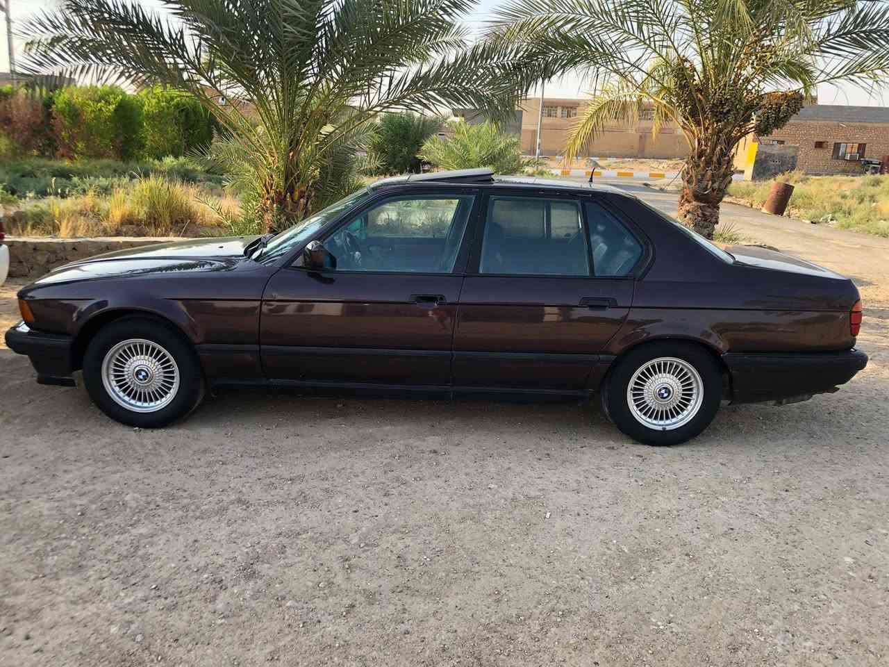 بي ام موديل 93 محرك مفتوح سياره فول لبيع رقم بغداد   مكان زويه البنمر سعر 65 وبيه مجال شراي ***********
