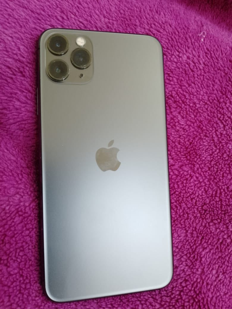 اسلام عليكم ايفون 11 برو ماكس ذاكره 256نضافه 100 /100 البطاريه معلايه امريكي  وياا كارتون وشاحنه السعر 350 الاستفسار ***********
