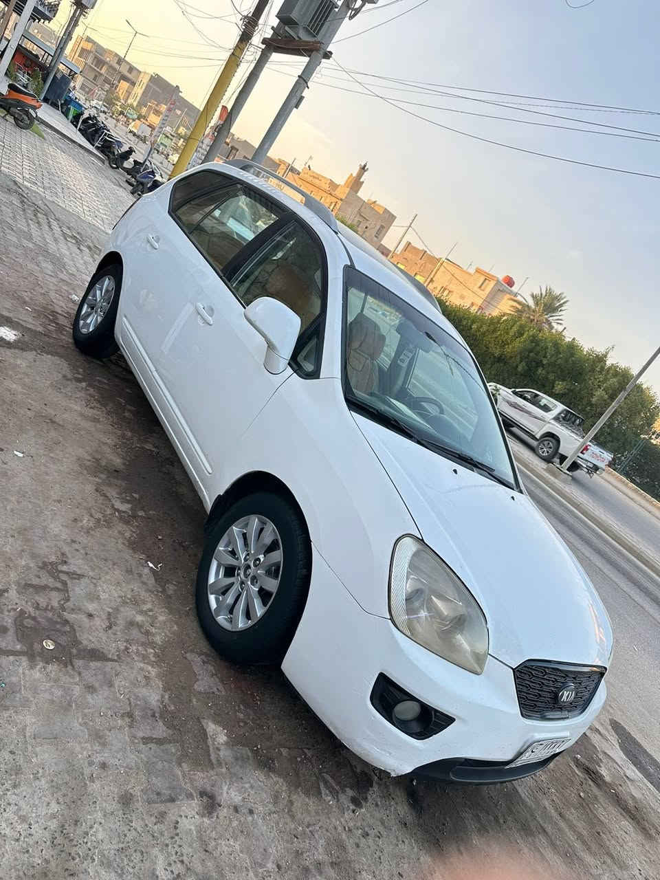 كيا كارنز
موديل ٢٠١١ 
خليجي  
سبعه راكب
محرك ٢٠٠٠
رقم بغداد تحويل ثاني يوم شرط
جاهزه من كلشي 
كير محرك حداديه تخم تاير تبريد كلشي بالشرط 
صبغ ٣ قطع فقط بدون اي ضرر عابر  سونار موجود 
السعر ١٠٥ 
بيع او مراوس 
***********
