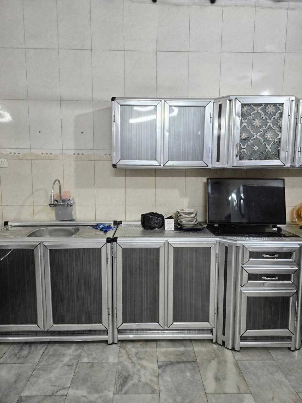 كاونتر ووطباخ البيع نضافه ٩٠ مكاني بغداد البلديات ***********

