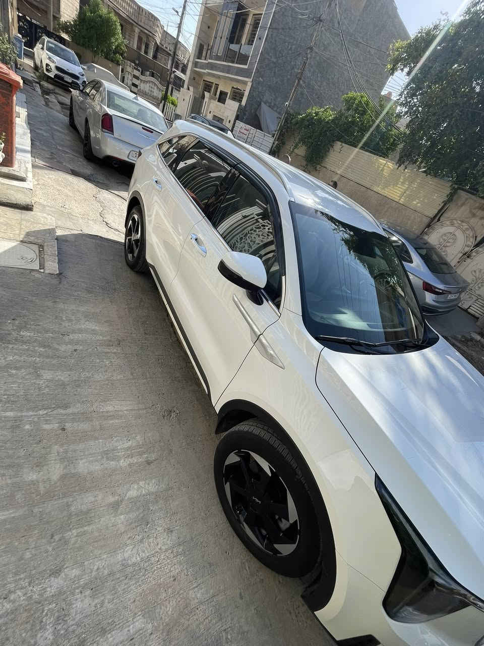 السلام عليكم للبيع سورنتو 2024 باسمي شرط التحويل رقم جديد نص فول  محرك 2500دوش  السياره مكفوله كفالة عامه للاستفسار *********** مهندس علي السياره في منطقه البنوك  وأسف على الاطاله السعر 255
