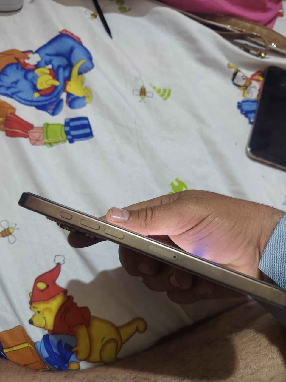 ايفون ١٦برماكس شرق اوسط ملحقاته كامله يوجد توصيل يرهم مرواس مبدل شاشه ٣خيرات بطاريته اصليه ١٠٠ 
شاشه احله من الاصليه ***********
سعره مليون الكامره الاماميه تشكل بسبب التحديث كربلاء, العراق
