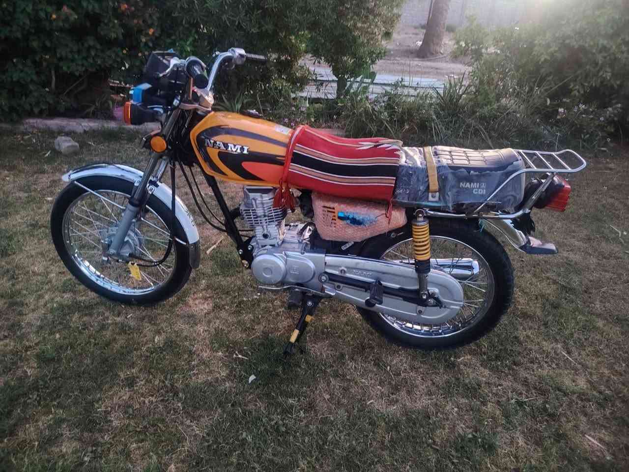 سلام عليكم البيع 25وراق سكنر نضافه زيد من الصور شلع فول مكان طوريج ناحيت الخيرات السعر 650رقم الهاتف ***********
