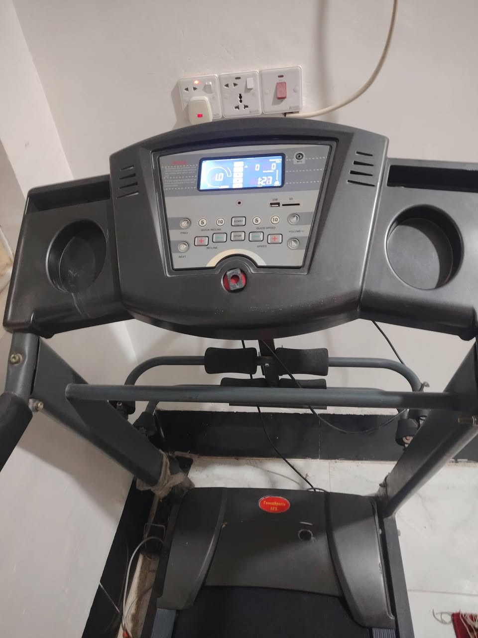 جهاز جري جبلي  مستعمل نضيف سرعته توصل 180 سعره 325 وبي مجال مكاني كربلاء الحسينيه  رقمي ***********
