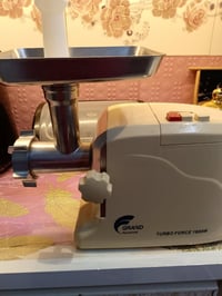 مكينه لحم • نظيفه • معدات مطبخ