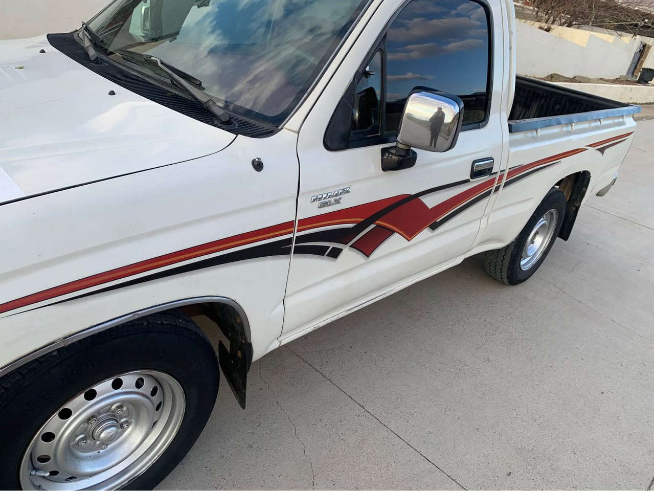 سلاو. بەناوی.  خوا.  تویتا 2001.  ناوسور مەکینە. سپی.    تەبریدوو ئاوینە کارەبای چام کارەبا بەشەرتی. گیر مەکینە. ئەکسل هەموو گیانی لەسەر دەقی شەریکە.  ماوەتۆ   سەنەوی.  وەکەلا تە حویل. بەشەرت . لەگەلە بەشەرت.  حدود بۆ حدود. ماشاللە.  هیچ لیدراو. بۆیاخی. نیە.    تەنها تۆزیک. قەلەم کاری. هەیە.  سەقفوو شانی. بۆیاخ نیە هەتا بلیت.   خاوین. جوانە  بە هەلمەتە.   بی مەسرەفە   لە سلیمانیە.  گۆرینۆ مان.  نیە.    بەس. فرۆشتن. بۆزانیاری تەواو.   پەیوەندی. کەن______      سعری. فرۆشتنی.     کۆتایی46.$. .   موشتەرە. پەیوەندکەن لە گەل ریزم . . .  تویتا مالیزی تاک. ناو سور📞(***********) وەتس ئەپ📞📞(***********)ئاسیا. 📞 Singapore
