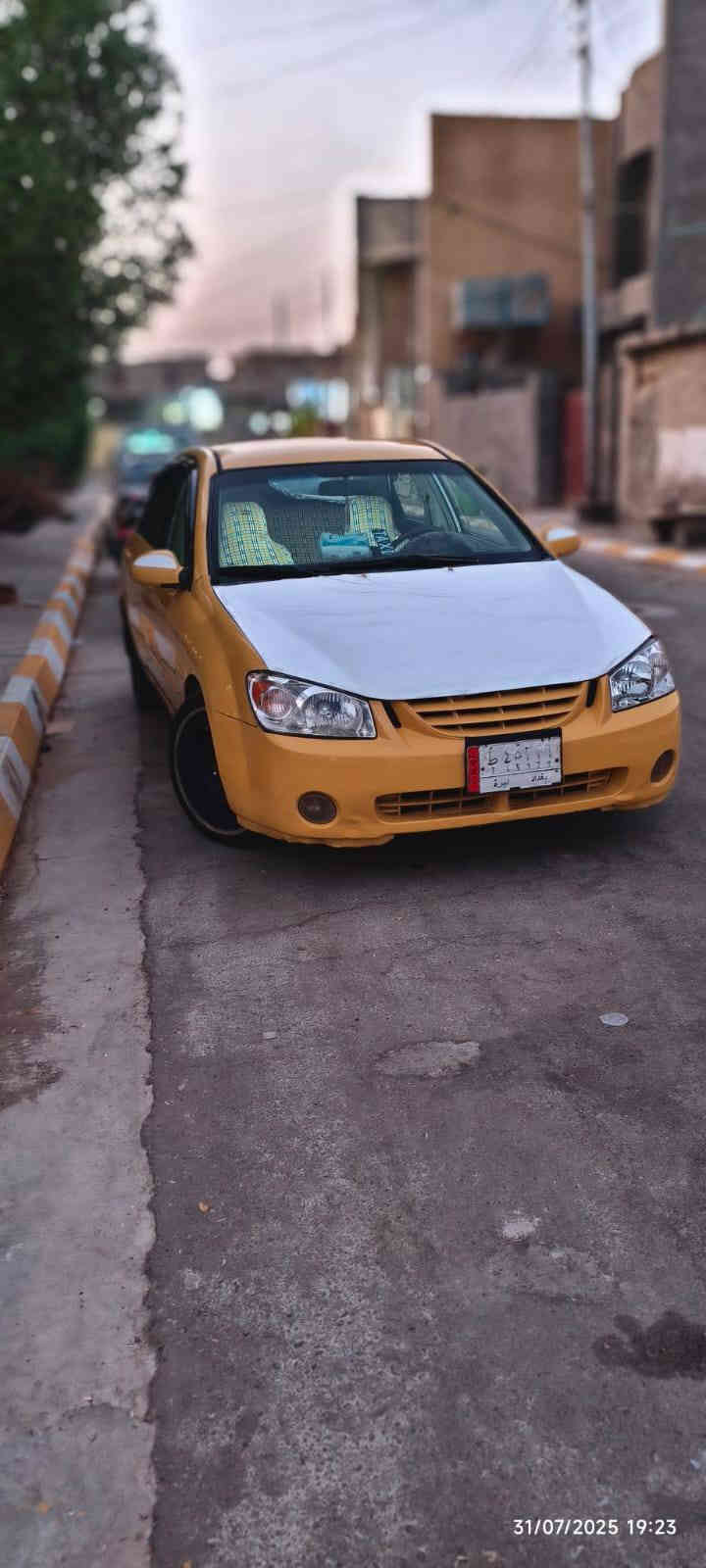 السلام عليكم ورحمه الله اخوان كيا سبكترا موديل 2006نضافه كدامك خير من الله تبريدحدايه صدر سياره علئ ايدي متعوب عليها مصفره هيئه وغرامه والبحث مالتها جديد بوجهك للشارع تخم تاير ابو الخط لايتات بكات راديتر كمبريسر  شاشه كبيره وكامره دواره كلهن ذني جدد السياره ب اسمي رقمها بغداد بيع مستعجل رقم الهاتف ***********متواجد علئ الفيس والوتساب بس اتصالك خلي معقول اخي الصبح او العصر جزاكم الله بالخير
