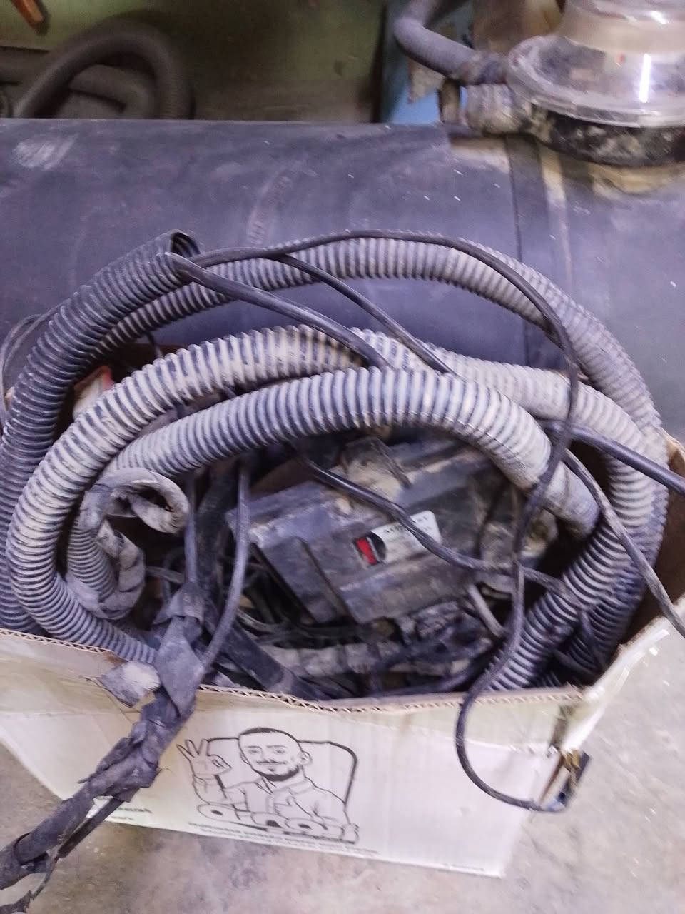 سلام عليكم
منظومة غاز 4سلندر نضيفه جدا
مع كامل ملحقاتها
مكاني دوره 
السعر 300بيها شي بسيط
***********
***********
