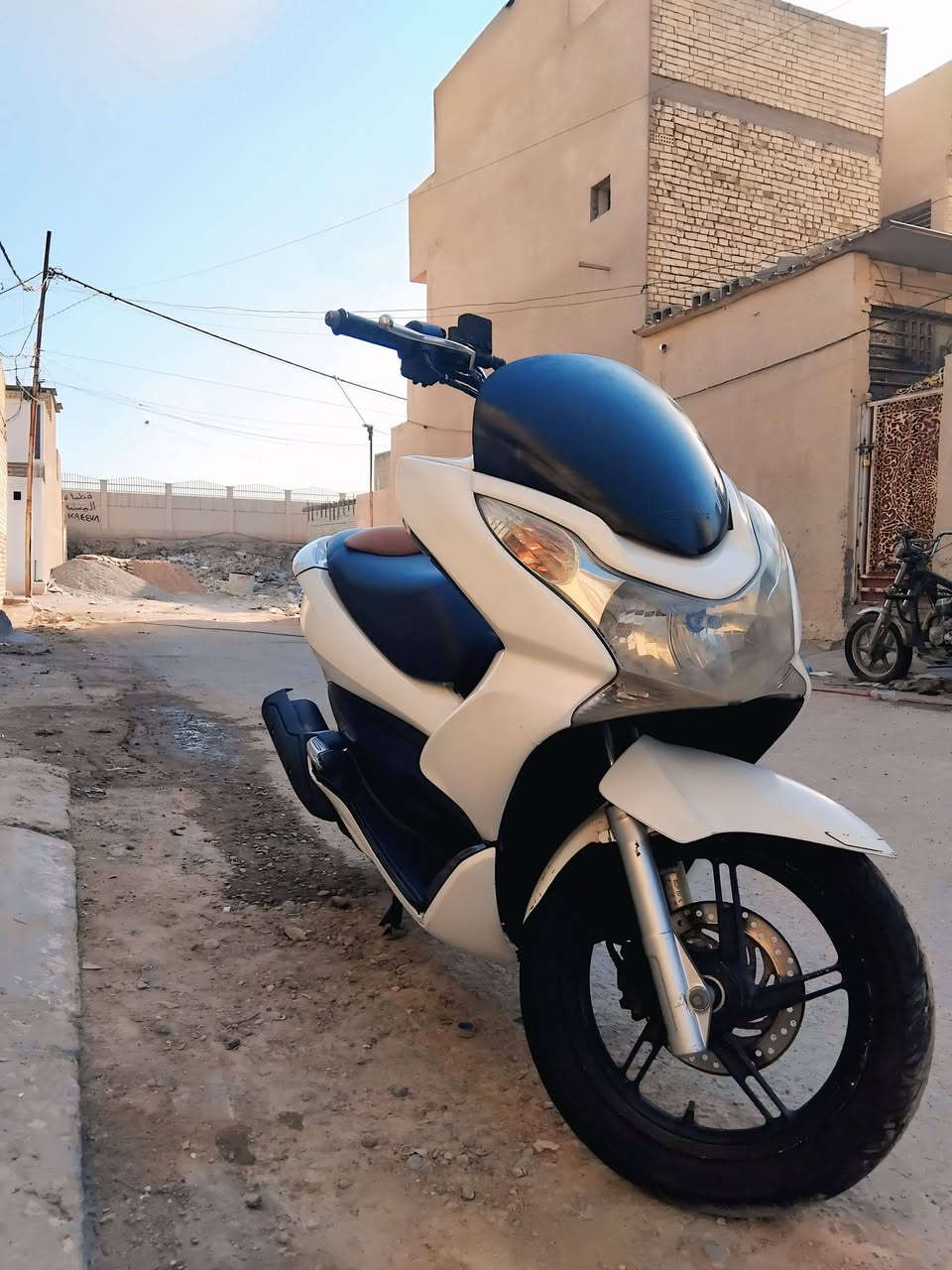 السلام عليكم دراجه pcx ياباني  للبيع مجفته شركه ناعمه وحلوه وترايه حلو نضيفه تأخذه ربع ماتصرف عليه كله جديد مبدل كلجات جدد اصليه+دبلات اصليه جديده+جوزه جديده +قمجي جديد+دسكات جدد كله اصلي وبعد هواي شغلات كفرات اصليه مبولشه جديد دهن مبدل جديد فقط الكفرات السود تجاريه السعر مليون و300 وبيه مجال حك الجيه مكان بغداد مدينه الصدر قطاع73
السلام عليكم دراجه pcx ياباني  للبيع مجفته شركه ناعمه وحلوه وترايه حلو نضيفه تأخذه ربع ماتصرف عليه كله جديد مبدل كلجات جدد اصليه+دبلات اصليه جديده+جوزه جديده +قمجي جديد+دسكات جدد كله اصلي وبعد هواي شغلات كفرات اصليه مبولشه جديد دهن مبدل جديد فقط الكفرات السود تجاريه السعر مليون و300 وبيه مجال حك الجيه مكان بغداد مدينه الصدر قطاع73 
للستفسار ***********
