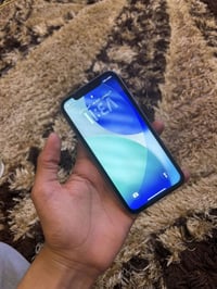 ايفون 11 • ١٢٨ جيجا • بطاريه ٨٣%