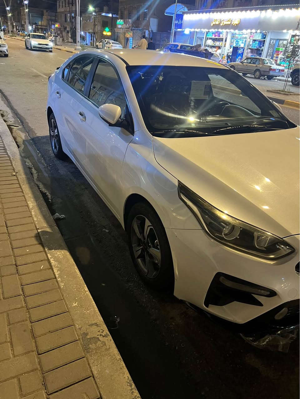 سلام عليكم كيا سيراتو 2019 كفاله بصره حره تحويل خليجي تبريد قطعتين مرايات شفط كامره شاشه دواخل لونين سياره ماشيه 105 جديده سياره كلش وجاهزه ع اخير 
السعر 148 
*********** البصرة, العراق
