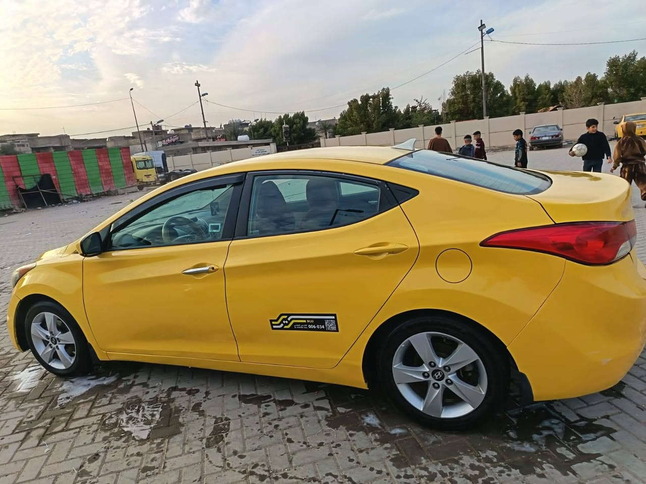 سلام عليكم النتره 13 مصفره هيه وغرامات سياره جاهزه كير محرك تبريد كله شغال سياره جديده  مكاني بغداد 
سعر 103  وارد امريكي جاملغ بيه
*********** مكلف بنشر  شوف سورن فرفق بصور
