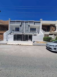 �✨ فرصة مميزة للبيع ✨🏡  📍 المساحة: 125 متر 🛣️ على شارع: 15 متر 🌅 موقع ...
