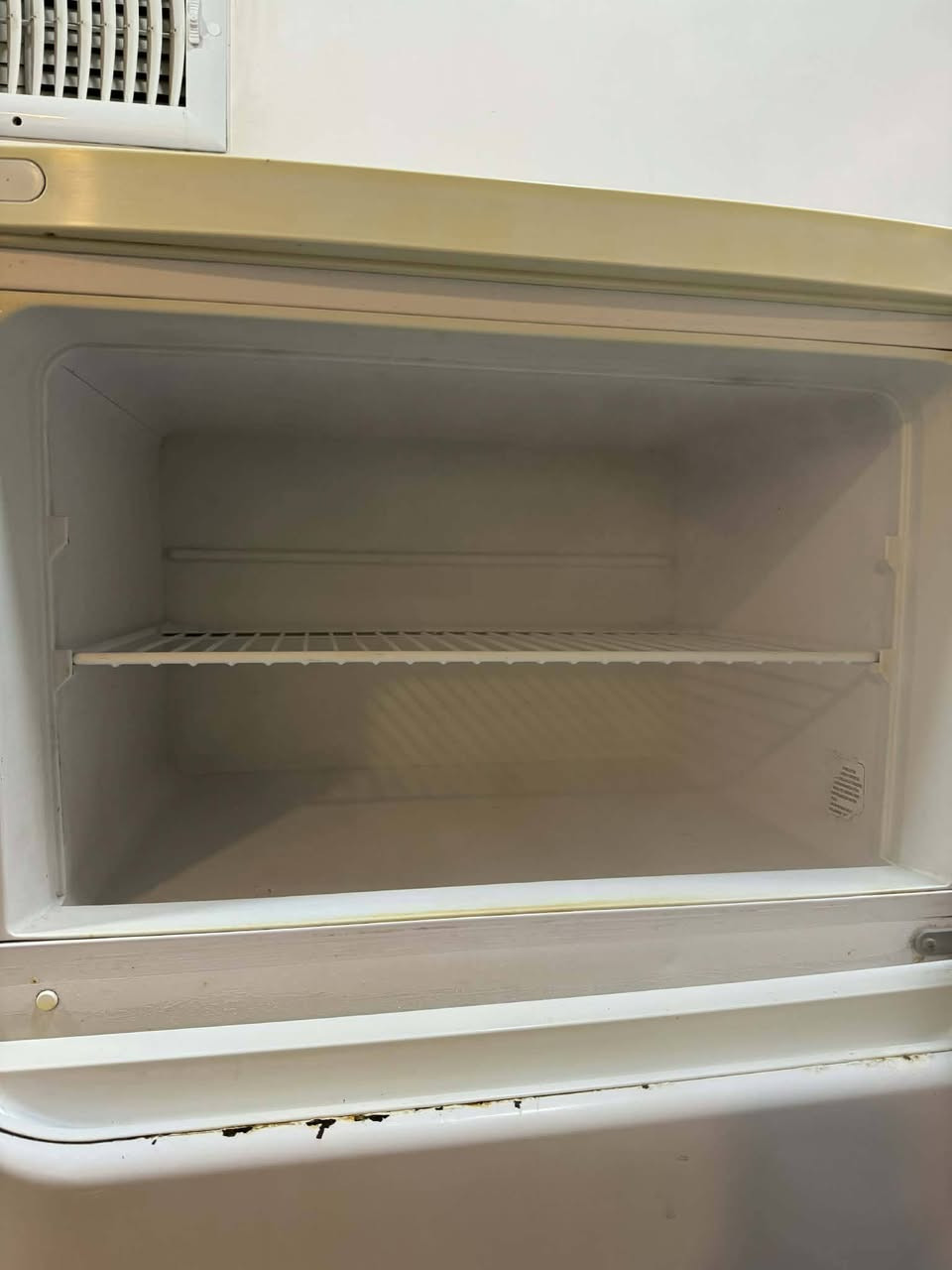 ثلاجه للبيع سعره 175 قفل مكان يارمجه الشرقيه التواصل على الخاص 🤍


**إذا كنت صاحب هذا الإعلان وتريد حذفه لأي سبب، رجاءا أرسل رسالة إلى الدعم الفني**