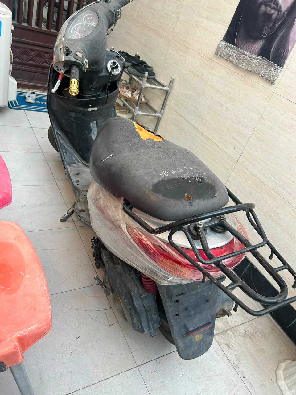 سلام عليكم
دراجه بريز لايت ناصي بلاديه 140 سرعه 

مكينه ناعمه خرسه مفتوح المحرك بدون تنقيص بدون تبخير شلعه ومعدل كهرباء كامله كفر اصلي مختم كلها شخط مابيها بس وصخه ماغاسلها …

مكاني حي جهاد ديوان المخابرات …

السعر 400 الف نهايتها 

***********بي واتساب 

***********
