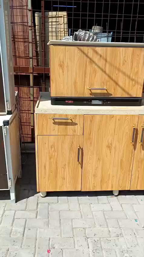 سلام عليكم كاونتر تركي أكوارتز طبيعي
طوله 2,40 سنك 
الملحق + مرشحه بوش+ الملحق معلق أربع أبواب نضافه فول
السعر 200 ألف قفل رجاءً لحد  يخابرني عدا ذا سعر 

العنوان/ التحرير/الجاهزه 
رقم الهاتف/***********
