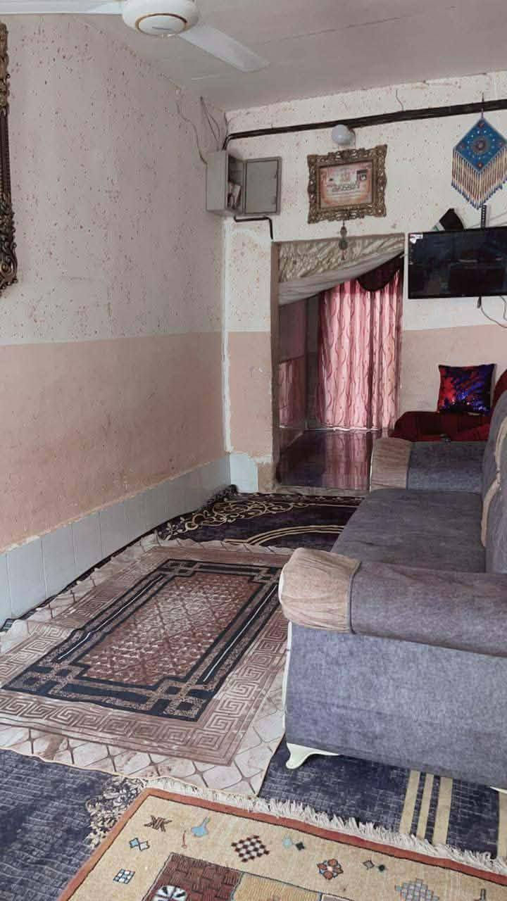 {{ ✨ #يعلن #مكتب #عقارات #اليسر ✨ }}
دار للبيع  ... مساحة 150متر 
  السعر بلاش 14 مليون مع المجال ... 
يحتوي على ...  غرفتين وصاله وستقبال ومطبخ وصحيات وحديقه 
الموقع  نجف شارع المطار الجديد مقابيل باب الخرؤج***********
*********** مكتب /ض
امانه كوله من طرف المروجه زينب للعقار
