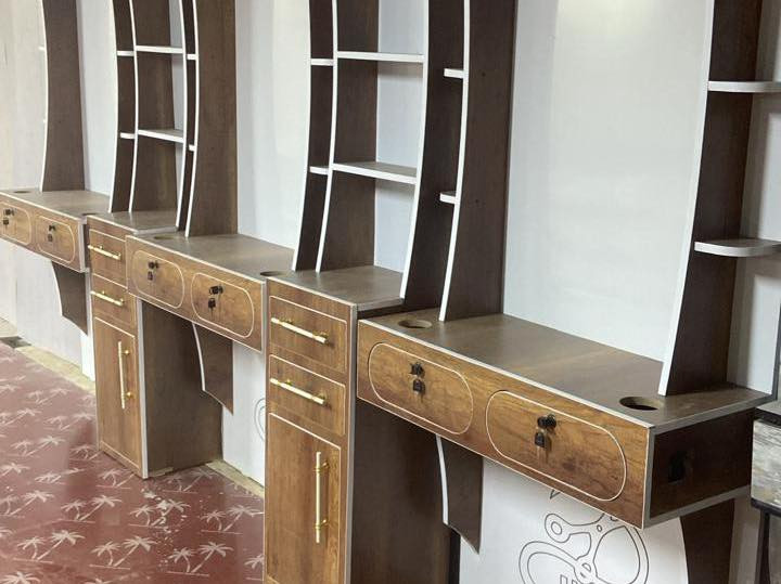 ديكورات حلاقة نسائي ورجالي 
وبافضل انواع الخشب الصاج التركي🤎 موديل مرايتين  وياهن ميز وبالوسط كوميدي ورفوف 🤎  

وباسعار تنافسية 
للاستفسار خاص ..
عدنا توصيل لجميع محافظات العراق 🔥🤎


**إذا كنت صاحب هذا الإعلان وتريد حذفه لأي سبب، رجاءا أرسل رسالة إلى الدعم الفني**