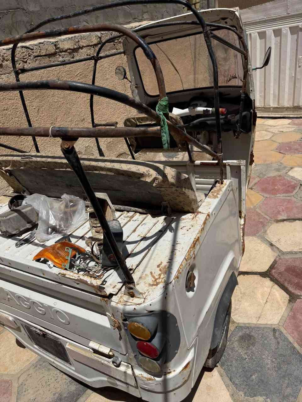 السلام عليكم تك تك موديل 2019بياجو لون ابيض اصولي اوراق اصليه محتاج بس اكلج كله شغال بس اكلاجات فتحتهن وعفتها ماجبت 000'1000وبيها مجال  رقم الهاتف ***********مكاني حله حلة, بابل
