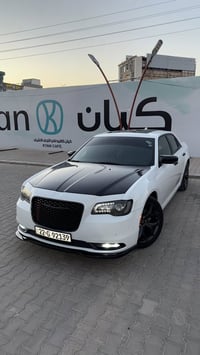 كرايسلر s300 بلاك ادشن فول مواصفات عدا الرادار الامامي موديل ٢٠٢٢ وارد...