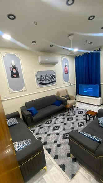 للبيع دار مساحه 100م
الواجه 5م النزال 20م 
في منطقه الطالبيه / خلف حلاويات ماكنتوش
الطابق الأرضي: غرفه نوم + استقبال + مطبخ + خدمات 
الطابق الأول: 2غرف نوم + خدمات 
الطابق الثاني غرفه نوم + سطح + بيتونه

للاستفسار اكثر اتصال بالرقم او مراجعه مكتب الجوهره للوساطة العقاريه***********
