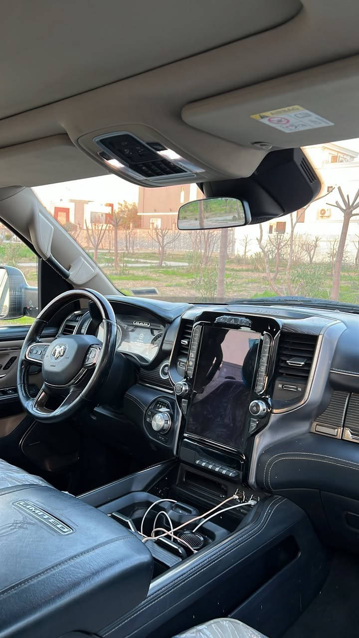 دوج رام لمتدد
وكاله هارلم 
‏Dodge Ram Limited 
الموديل : 2020
المحرك :- V8 5.7L 
السياره بيها طخه خفيف بل باب 
المواصفات :-
بانوراما
فور ويل 4*4
شاشه كبير تيسلا
كاميره : 360 درجة
كشن خزن
بصمه
كشنات 4 تدفئةو تبريد
كشن كهرباي
ستيرن هيتر
كيج ديجيتال
رادار امامي
رادار جانبي
رادار خط مسار
لايتات ليد
دوسات كهرباي
رقم اربيل 
�داتة شو                                                           
جكات 5 درجات 

عنوان :- اربيل

للاتصال // ***********
