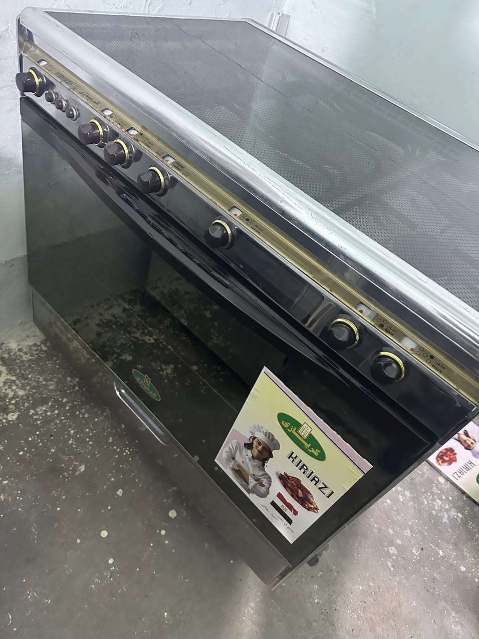 طباخ كريازي مصري حيل نضيف كله شغال شرط الشغل اليعون والفران السعر 290 وبيه مجال عل فحص الشري ***********
