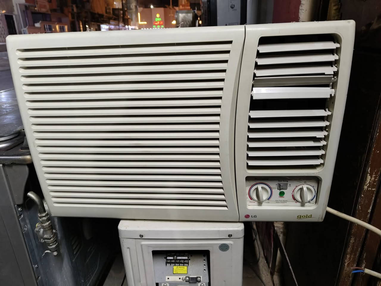 ‏معرض زياد الأثاث المنزلي   مكيف حار بارد كلش نضيف  شركت ايلجي بلادي  العنوان تكريت شارع الزهور خلف افران الكرخ وقاسم مول معرض زياد الأثاث المنزلي 🫴  ***********‏
