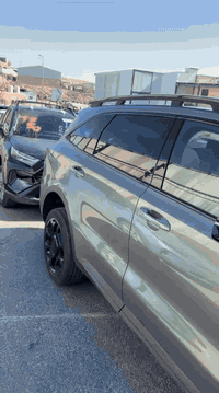 السلام عليكم....سورنتو X_line برستيج أعله سورنتو نازله فول مواصفات للأخير...تبريد تدفئه مقاعد امامي...تدفئه مقاعد خلفيه...5 كامرات محيطيه...المرايه الداخليه عباره عن شاشه...و بعد هواي مواصفات من ضمنه سستم صوت و خزن مقاعد و داتا شو الخ....حادثه مثل ما موضح بدون صبغ بس بارد يصير بيه...سعره 215 ورقه قفل بعمان بدون تصليح تدخل على كتاب شهداء عادي...و اليريده مصلحه كامله ب 225 ورقه قفل تدخل على كتاب الشهداء....يعني العنده كتاب شهداء تكمل عليه ب 235-240 ورقه كامله واصله عند المشتري مرقمه....للإستفسار *********** او *********** تحياتي الكم اخوكم مصطفى...🤍
