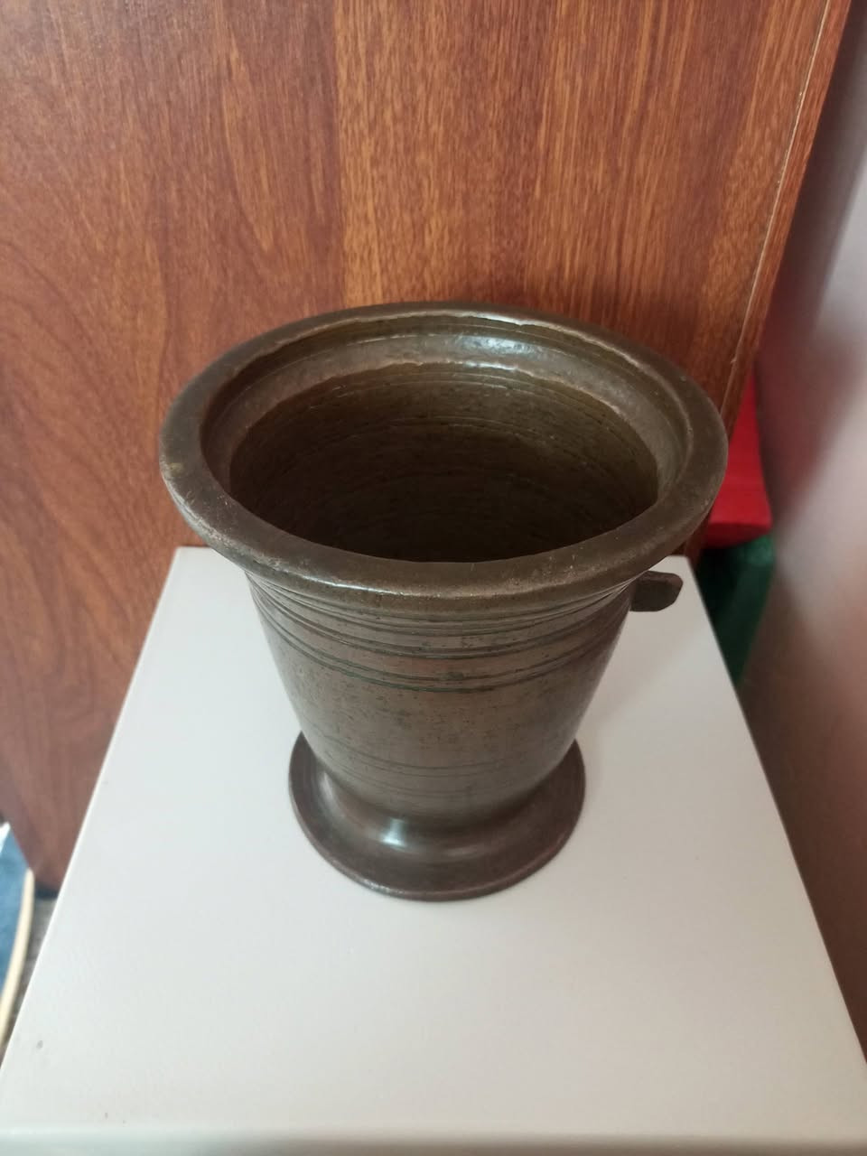 هاون أنتيك ابو ترجيه قديم جداً جداً بدون يده ثقيل ارتفاع 18ونص سم
للبيع ‏‪***********‬‏
