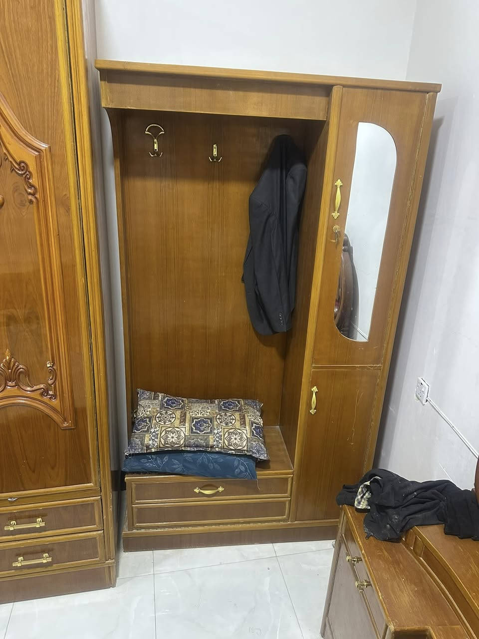 غرفه صاج عراقي تزكام درجه اوله شخط مابيها طابقين  بيبان سلايد القفاله كله جديده كلشي مناقصه جربايه شخاط حديد وتزكام خشب صاج تاخذها وتدعيلي الغرفه استخدام قليل بيع مستعجل  بيبان طابق ثاني دبلات هايدروليك للاستفسار لاتصال (***********)
