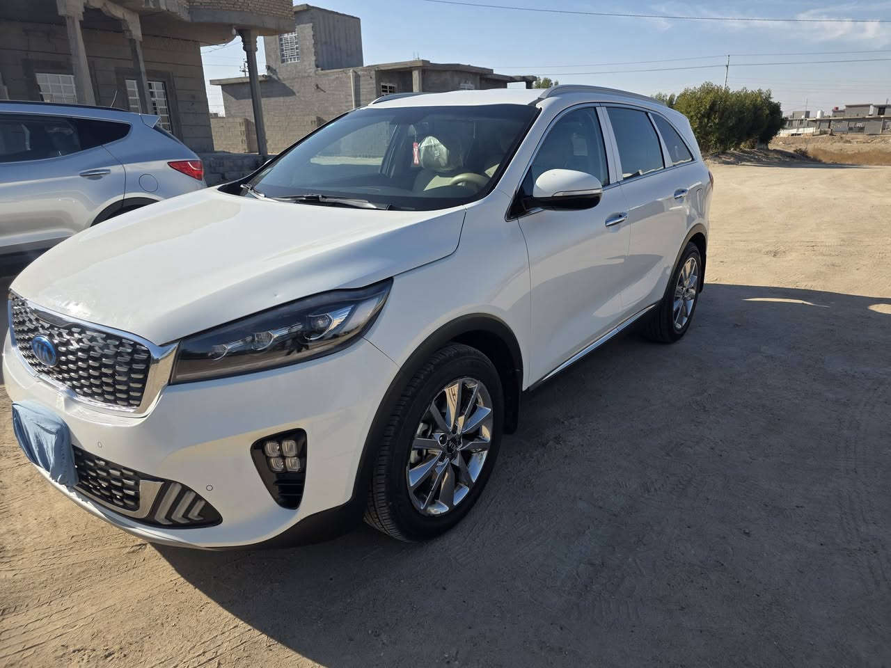 سورنتو 2020
فول مواصفات عدا البنوراما 
تشغيل بصمه 
حساسات امامي وخلفي  
تحويل مباشر 
السعر ٢٦٥  وبيها مجال
العنوان الانبار فلوجه 
***********
