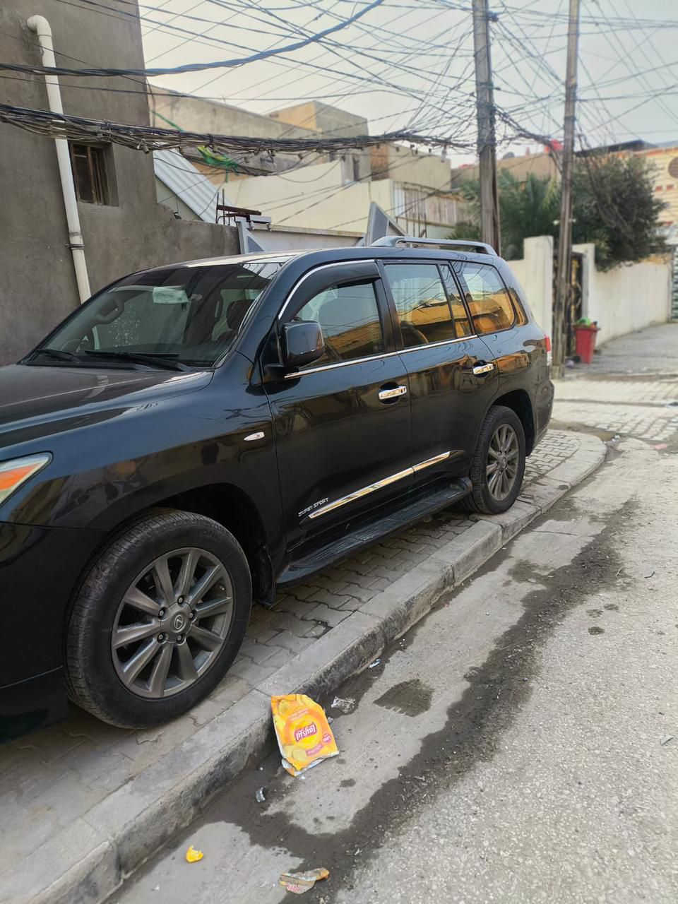 سلام عليكم
 لكزز 2011 بريم اصل محرك (8)5700رقم بغداد بسمي 
السيارة بيه مكانات صبغ ابيع حزام 
كير ومكينه مكفولات 
المواصفات 
. بصمتيت + بصمه ابواب (4) 
. سلايت 
. كشنات جلد + ذاكره + دتفئه تبريد 
. جميع الكشنات كهرباء 
. صندوك كهرباء + شفط 
. 8 ارباك 
. 5 كامرات 
. حساسات امامي خلفي 
.دفدي بالقماره 
. طفايه 
.جكات 
معروفع مواصفات الكزز 
 جديده مكان نجف السعر(360) وبيهة مجال رقم الهاتف (***********)
