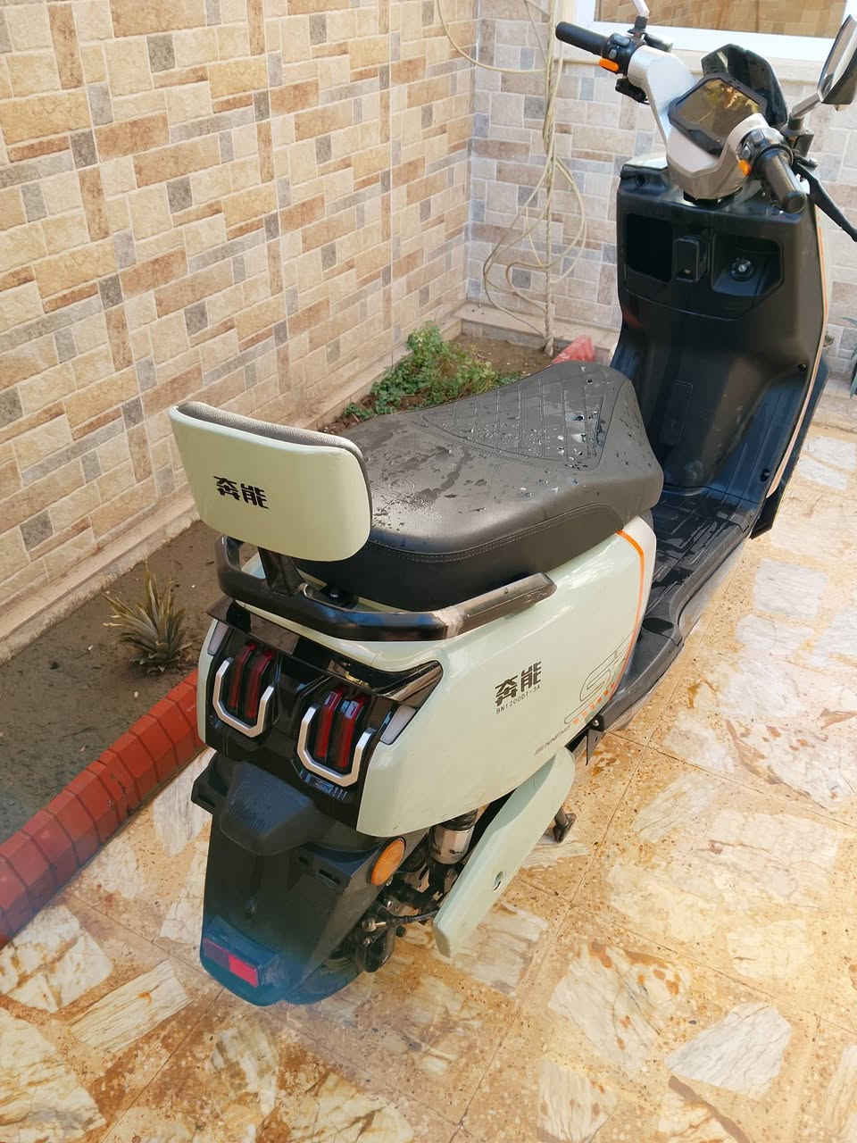 دراجه شحن للبيع
6 بطاريات
ملف2000
مكاني موصل ايسر
السعر 650 بي مجال قليل 
***********
