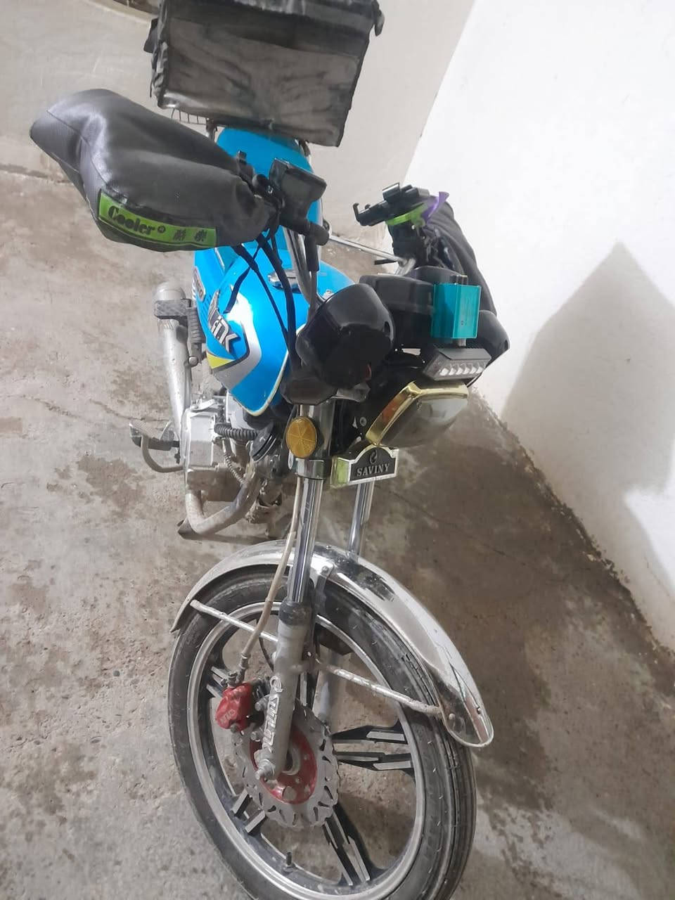 السلام عليكم / ماطور سيفان موديل 24 / محرك شرط ما مفتوح نضافته خير من الله بس بعدني ما غاسله شوف العين يبري الذمه السعر 650 وبيه مجال بيع مستعجل مكان الدراجه تكريت  للتواصل عبر الرقم اتصال.
(***********) وحياكم الله
