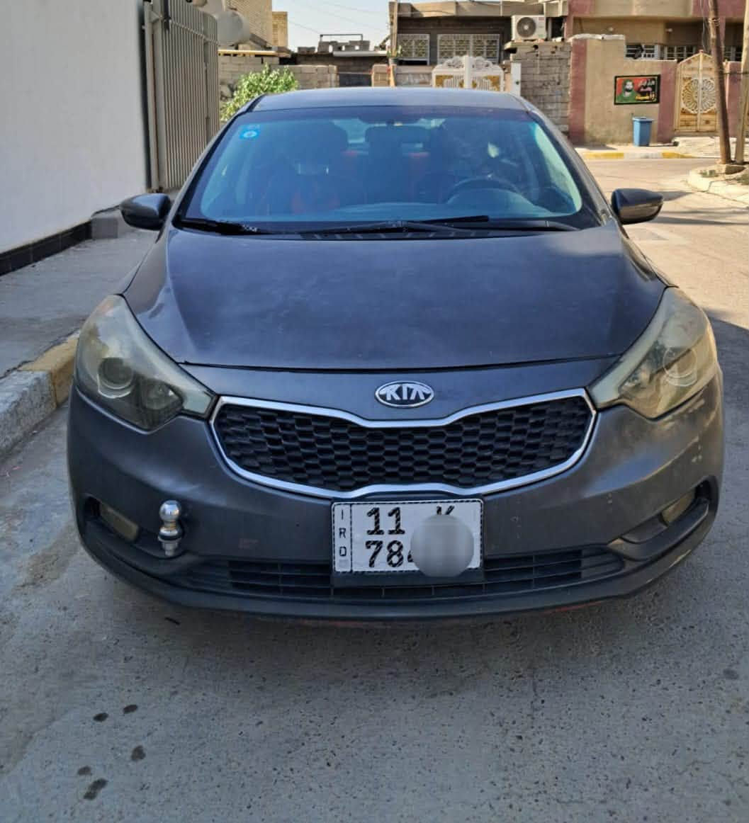سلام عليكم سياره للبيع.   كيا فورتي موديل ١٤.   رقم بغداد بسمي حادثه قطعتين سونار بل منشور تبريد ثلج وارد امريكي          محرك جتي أي   ٢٠٠٠.         ***********
