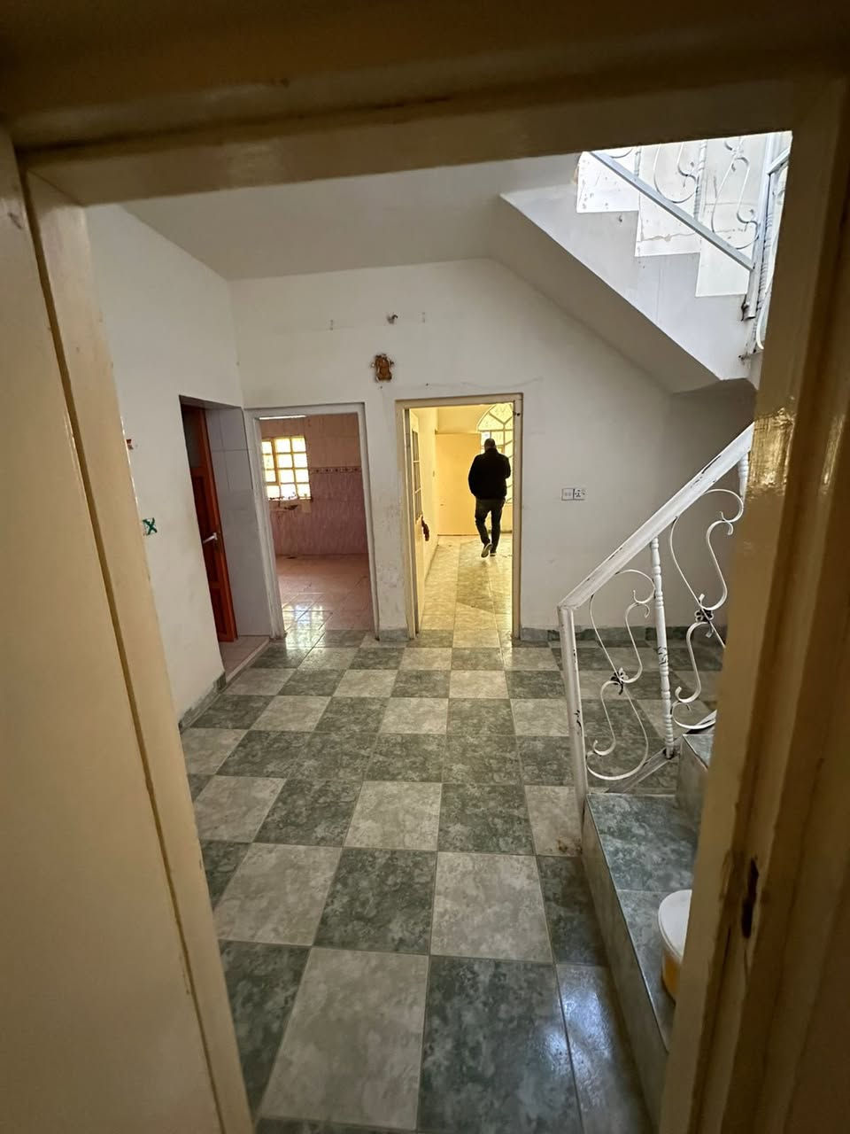 دارين للبيع:#الاسرى المفقودين📍

🔹المساحة :- 300
🔹واجهة :- 15 متر 
🔹العنوان : الاسرى المفقودين سايدين الاسرى
🔹نوع العقار:- طابو ملك صرف 
       
---------------------------------
💰السعر ؛مرسله الصفحه او اتصل بالرقم او دخول قناة تلكرام
ملاحظه السعر مغري
https://t.me/m1998a1997
        -----------------------------——
📝التفاصيل :- موقع مميز دارين 300 كل دار 150متر واجهه 7ونص لكل دار

جوا غرفتين نوم وهول واستقبال وفوك غرفه نوم واحد لكل دار

—————————————————
#مكتب_دار_الرحمة_للعقارات 
—————————————————
للأستفسار ومعلومات اكثر الاتصال على الارقام التاليه :-

***********
————————————————-
⬅️عنوان مكتب :-
#طريق_بغداد /فرع مرطبات عرفة 2 
         ---------------------------------
نستقبل جميع العروض  السكنية 
  والتجارية بكافة مناطق كركوك
