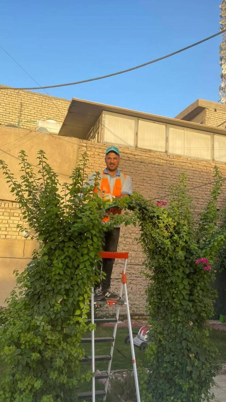 السلام عليكم يوجد حدقجي تقليم اشجار تكريم نخل تنظيف ثيل زراعه النباتات موجود *********** #الجميع
