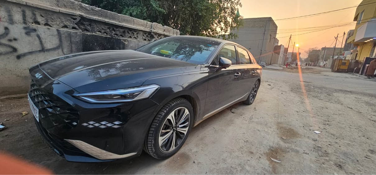 � للبيع كيا K8 موديل 2023 وارد كوري 🇰🇷

فول مواصفات 1/1 ماعده الفتحه 

حادثه جاملغ وبنيد والسونار موجود 

***********

*********** 

📍 مواصفات السيارة:

 • بنزين

 • محرك 2.5 لتر (2500 سي سي)

 • العداد 14,600 كم فقط

 • وارد كوري

 • السيارة نظيفة وبعدهي زيرو

 • ناقل حركة أوتوماتيك

 • أوضاع قيادة (ECO / NORMAL / SPORT)

 • صرفية بنزين ممتازة

 • ثبات عالي بالطريق

 • نظام مانع الانزلاق

 • نظام الثبات الإلكتروني ESP

 • وسائد هوائية أمامية وجانبية عدد6

 • نظام مانع انغلاق الفرامل ABS

 • نظام توزيع قوة الفرملة EBD

 • نظام مراقبة ضغط الإطارات

 • مساعد صعود المرتفعات

 • تثبيت سرعة

 • حساس تصادم

 • حساسات خلفيه واماميه

مقاعد جلد فاخرة

 • مقاعد حظن وتحكم كهربائيه كامل وتدفئ تبريد بلمقاعد

 • تشغيل بصمة وتشغلين عن بعد 

 • تقديم وترجيع سياره بلريمونت

 • شاشة معلومات كبيرة

 • شاشة عدادات رقمية

 • نظام بلوتوث + USB+ TUBS

 • تحكم كامل من المقود

 • تكييف أوتوماتيك مضبوط (Dual Zone)

 • فتحات تكييف خلفية

 • مرايات كهرباء مع إشارة

 • إضاءة أمامية LED

 • إضاءة نهارية LED

 • جنطه كهرباء

 • مرايا جانبية كهرباء

 • تصميم رياضي وفخم

وبعد بيه هواي مواصفات كلش هواي 

مكان سياره الديوانيه ورقم انكليزي قبل شهرين رقمته دخول جديد 

سعر215 وبي مجال للشراي واتصل بيك خير وتدلل 

***********

*********** ديوانية, القادسية
