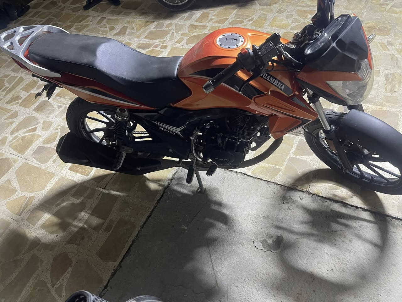 السلام عليكم
دراجة هيومه للبيع
مسجل سنويه تحويل مباشر  
موديل 2022
محرك بلادي برغي مامفتوح بي 
نضافه 100% 
***********
