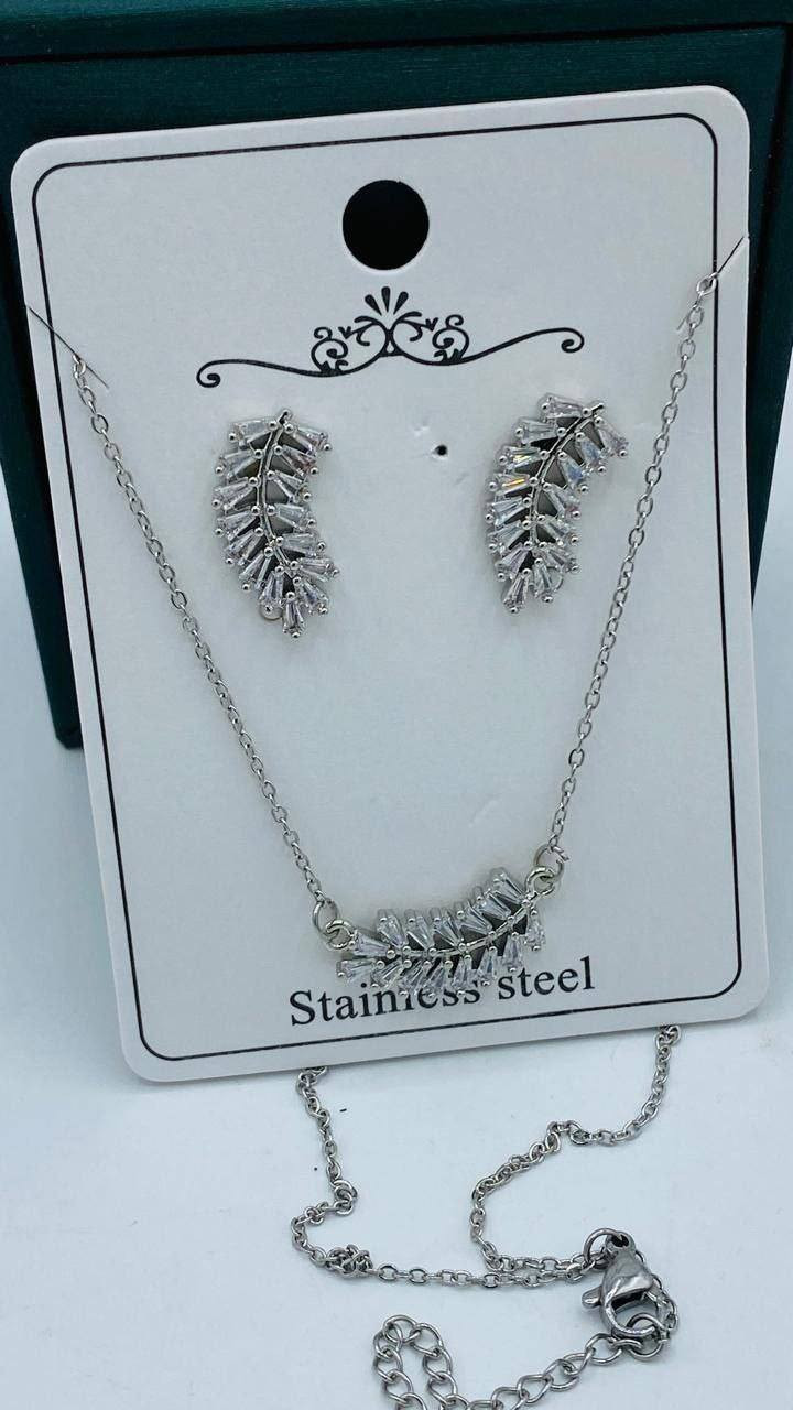 هاف سيت كريستال 

السعر 15 الف فقط 

طلاء ثابت💯 توصيل مجاني 📢
*********** رقم تواصل
