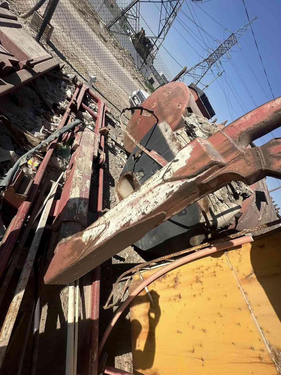 جهاز رفع حاويات عدد 2للبيع ***********
