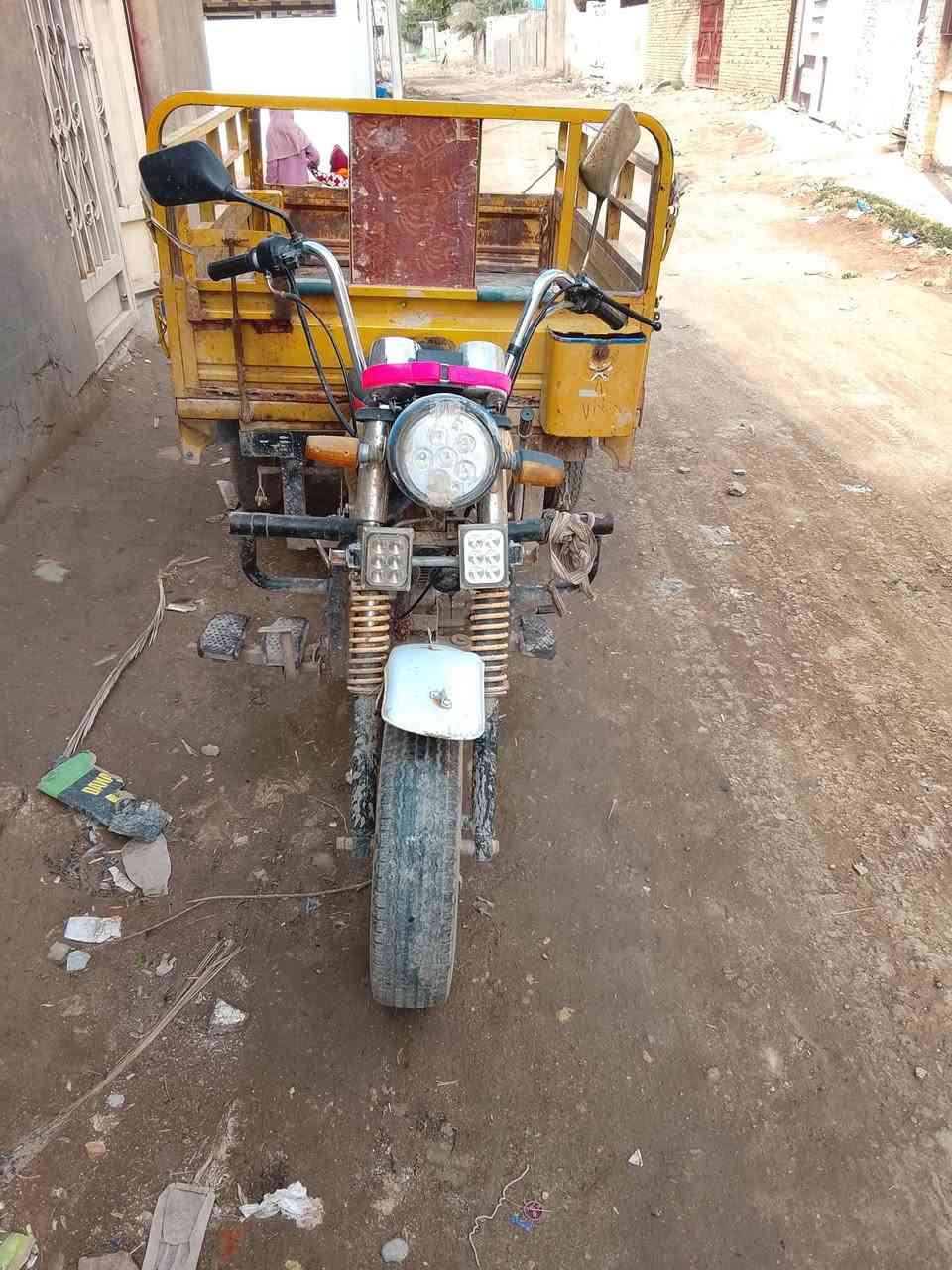 السلام عليكم ورحمة الله وبركاته  خوان عندي ستوته للبيع رقم وسنويه مديل 13 مكفوله  كفاله عامه مكينه اكسن كهربائيّة كله جاهزة يلي يريده يتصل على هذا الرقم  ***********
