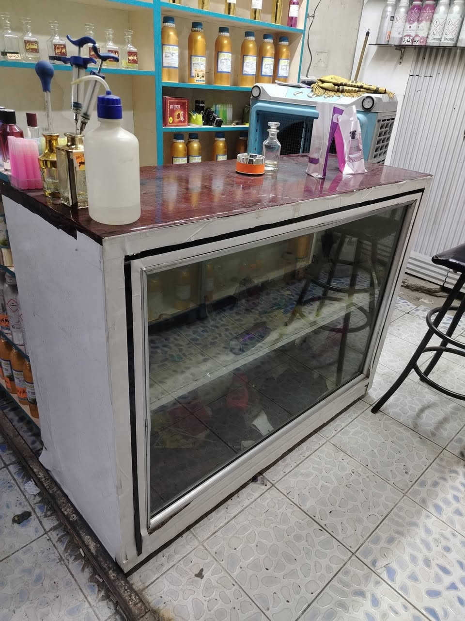 غراض محل عطور تعبئة
فقط وليس محل 
٤ فاترينات 
ميز جام وخشب 
رفوف كزاز ١٢ 
١٥٠ بطل فارغ عرض
٥٠ شيشه عرض ١٠٠ مل
35 شيشة عرض كبير ٢٥٠ مل
سرنجات ثنين 
ومستلزمات كاملة وشيش تعبئة 
انا الابيض ١٣٠
بلاتينيوم ٥٠
بربري هير ١٠٠
كونكت ٦٠
فيراري بلاك 100
كاردينيا ٩٠
جيفنجي ٩٠
شيخ زايد 50
خمرة ٥٠
بخور عبير ٣٠
فنتازي وسط اليل ٣٠
انفكتوس بكروبان ٤٠
غلا زايد ٨٠
كريد افنتوس ٥٠
افشان ٢٥
بلو شانيل ٧٠
شاليز ٤٠
ورد جوري ٥٠
تي روز ١٥٠
وان مان شو ١٣٠
جكليت اسود ٤٠
الحرمين ٦٠
يارة ٢٥
L3 دولتشي كابانا ٤٠
غبار الذهب ٣٠
كول وتر ٤٠
غرام اليل ٤٠
هافوك ٤٠
زهرة التوليب ٤٠
الرحاب ٣٠
انوثة ١٠٠
مكياج ٤٠
سكلبجر ٦٠
بكرات روج ٤٠
بسعر مناسب
عنوان بغداد شعب
*********** واتساب فقط
