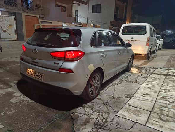 مكلف بلنشر الانتر هاج باك موديل 2018 حادثه باب يمنه سياره مكينه 2000 GDi  صدر تايرات تبريد سياره جاهزه  سياره فول بس بصمه فتحه مابيه سعره 95 $ سياره صاحبه موجود يريد تحويل مكانه بغداد العرصات الهنديه الاتصال *********** تحياتي
