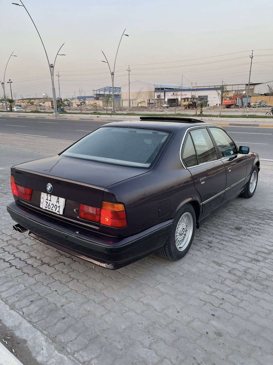 سلام عليكم🙋🏻‍♂️بي ام للبيع سياره كامله ما نقصها بس سايق شرط تجي وشوف كبال عينك كلشي شغال بيهاا كهربائيات كلهاا شغاله 
حداده/100 مكينه كير كفاله سياره مصبوغه جماليه مكفوله من ضربه
مواصفات سياره 
تبريد قطعتين ثلج ❄️ شرط
فتحه سياره 
حساسات خلفيه 
جام كهرباء 4
تتفئا بيها 
حساسات خلفيه
سكن بل بنيد 
كلوبات زنون نهار ضواهن قوي
سكن مال ضباب 
كشنات جلد 
سعر السيارة 69 بيهاا مجال قليل عنوان البصرة ابو الخصيب البهادرية قرب مفقس فدك رقم هاتف ☎️***********وتساب✅
