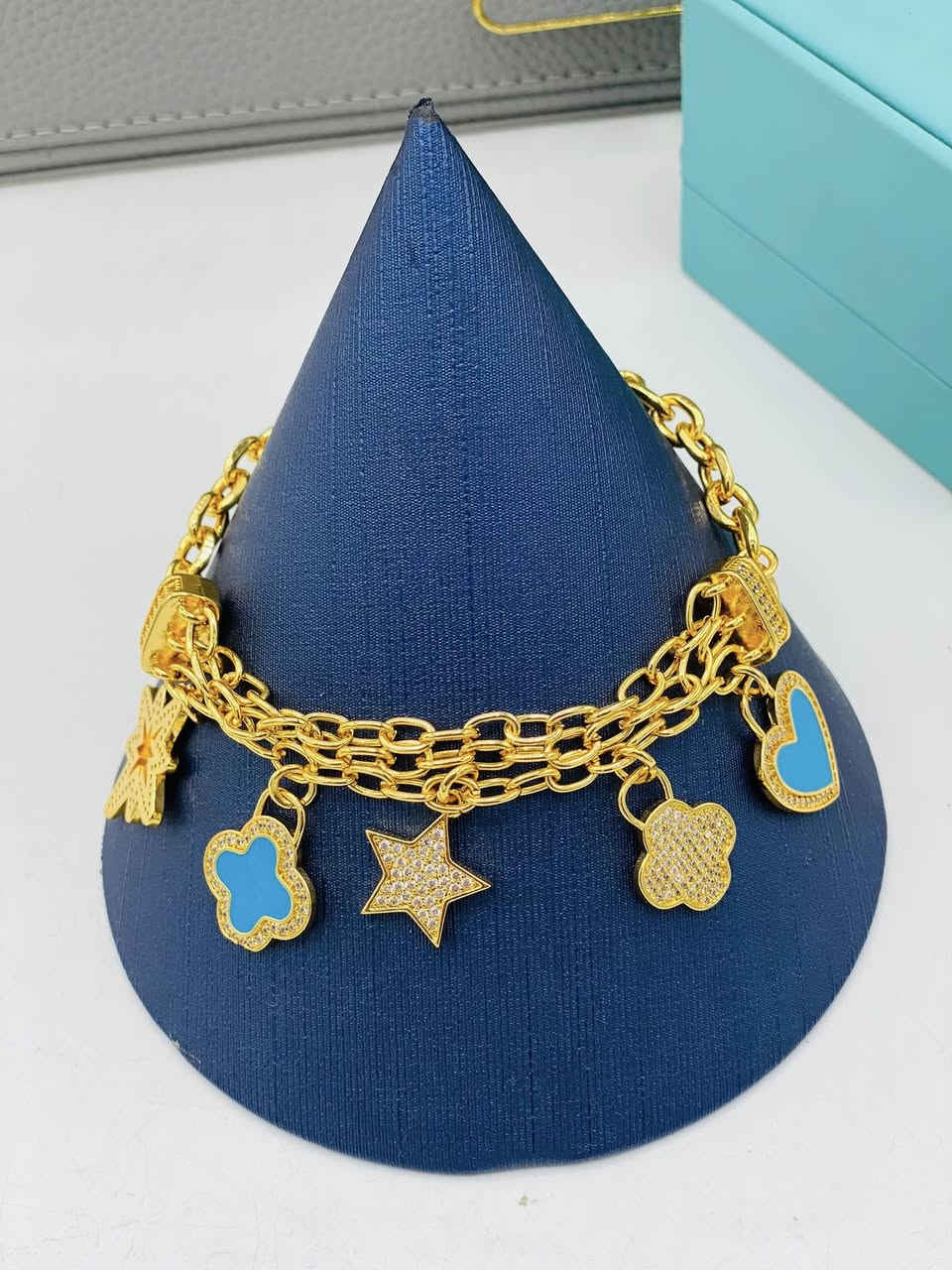 سوار فرفشة
أناقة ناعمة ولمسة أنثوية تخطف الأنظار 🦋💖
سوار فرفشة بتصميم راقٍ يضيف جمالاً خاصاً لإطلالتك اليومية والمناسبات.
💎 تصميم عصري وأنيق
💎 جودة عالية
💎 هدية جميلة لمن تحبين
📩 للاستفسار يرجى مراسلة الصفحة
📍 تكريت - مجمع العقيق التجاري مقابل منتزه زيونة
🚚 توصيل إلى كافة محافظات العراق
#سوار_فرفشة #اكسسوارات #ذهب_برازيلي #هدايا #ترند #Girly #تكريت #توصيل_لكافة_المحافظات 🦋✨💍


**إذا كنت صاحب هذا الإعلان وتريد حذفه لأي سبب، رجاءا أرسل رسالة إلى الدعم الفني**