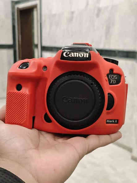 كانون 7D مارك تو بدي فقط
ملحقاته 
بدي 
شاحنه 
بطارية 
درع حماية 
حزام كتف 
السعر قفل 400
مكاني بابل 
التوصيل مجاني 
للإستفسار والاتصال 
***********
