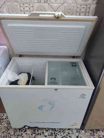 مجمده ام الدولفين حجم الوسط تجميد فول خير من الله 
السعر 125 مابيهه اي تصليح العنوان بغداد الحسينيه شارع ابو سمير سبب البيع اريد اجيب اكبر منهه للاتصال او واتساب ***********
